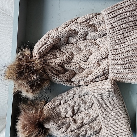 Pom Poms Crimping Wool Cap - Picture 2 of 2